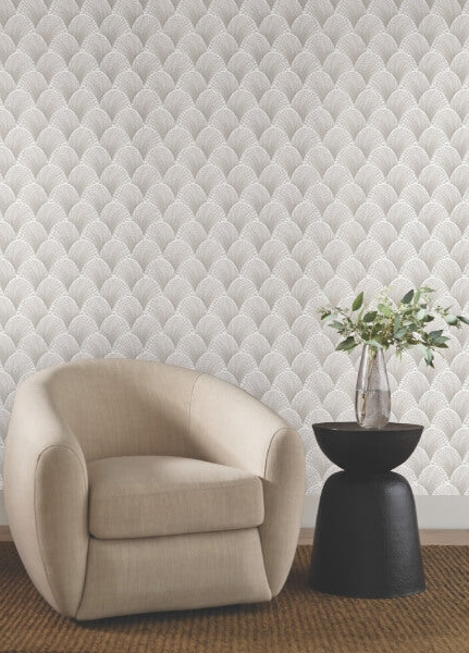 Metallic White Gold Scallop Wallpaper