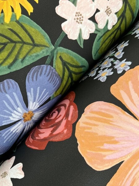Blossom Black Wallpaper