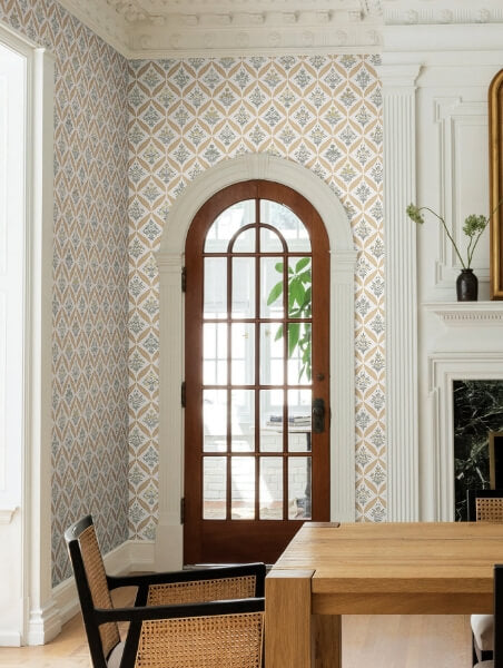 Estee Garden Gold Wallpaper