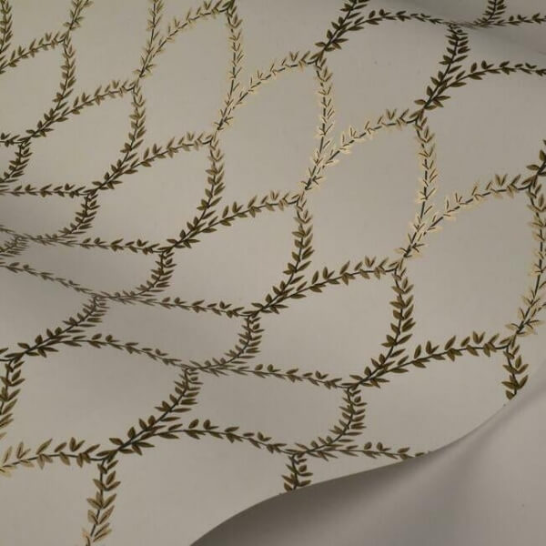 Laurel Gold & White Wallpaper