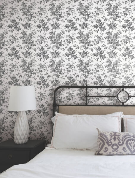 Anemone Toile Black Wallpaper
