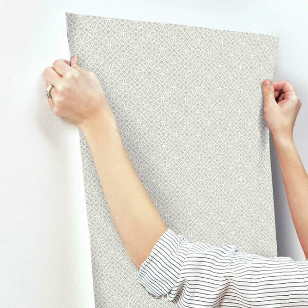 Lacey Circle Geo Grey Wallpaper