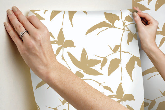 White/Gold Persimmon Leaf Wallpaper