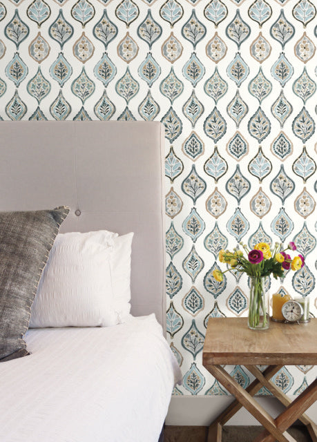 White/Neutral/Beige Marketplace Motif Wallpaper